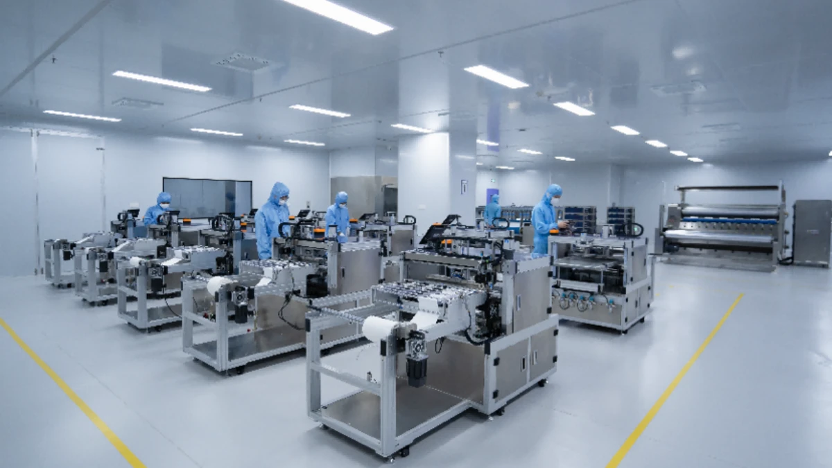 Inside the WIPESTAR cleanroom manufacturing floor — Class 10 to Class 10,000 cleanroom environment with 304 stainless steel equipment and strict particulate control